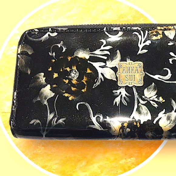 Anna Sui Vintage Black Patent Leather Wallet Many Slots All Around Zipper MINT - Picture 3 of 10